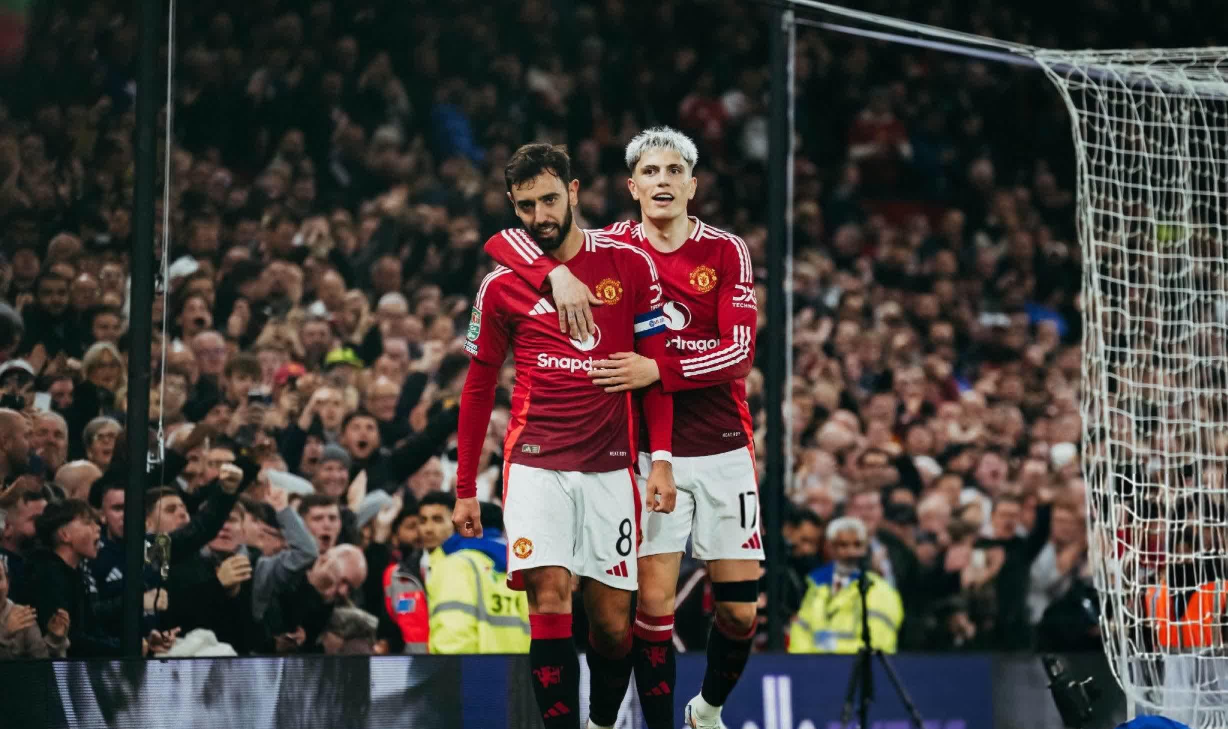 米兰体育亚洲官网-曼联挑战恩菲尔德，南美德比激烈升级