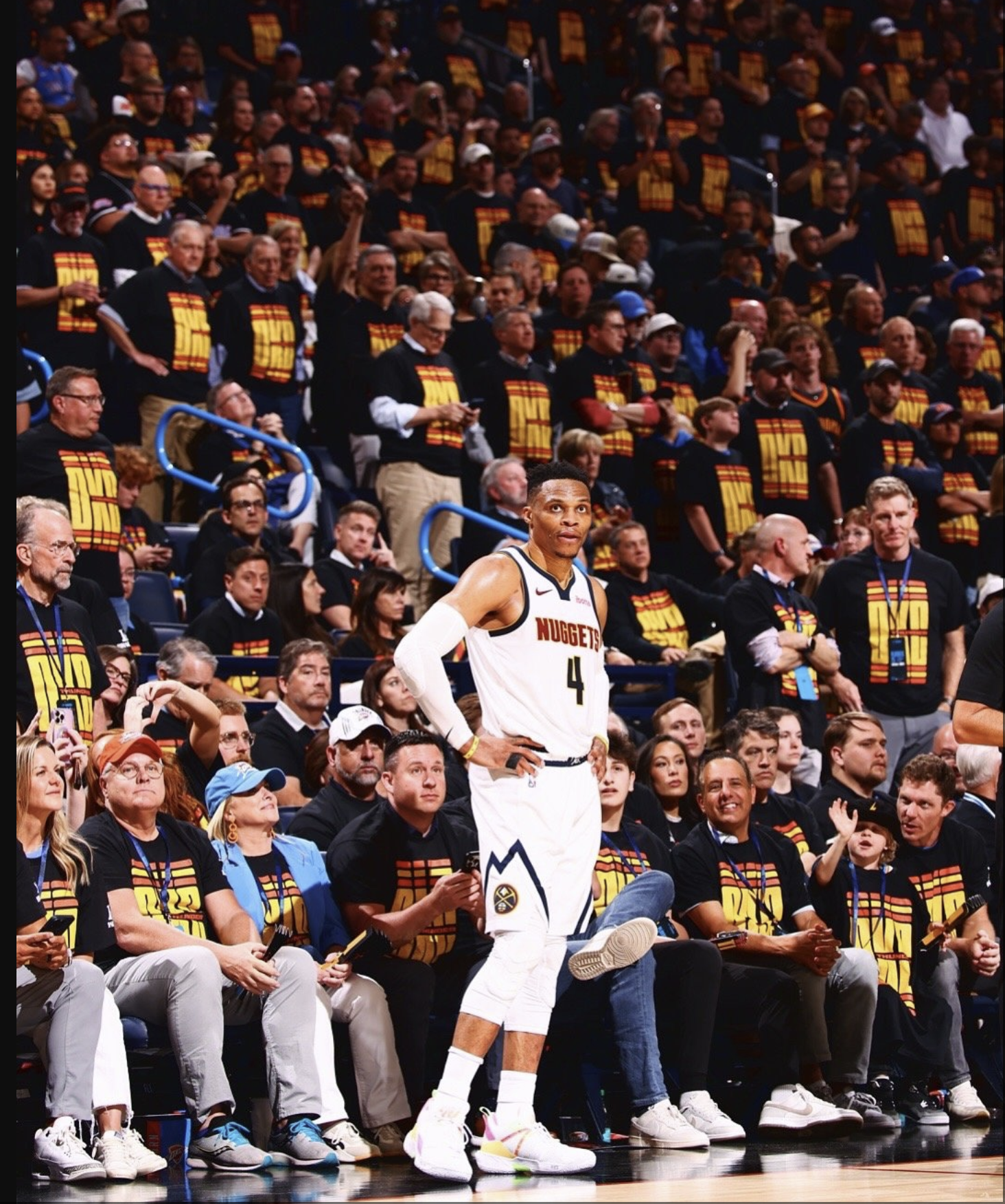 精彩瞬间！球员在关键比赛中发挥出色的简单介绍