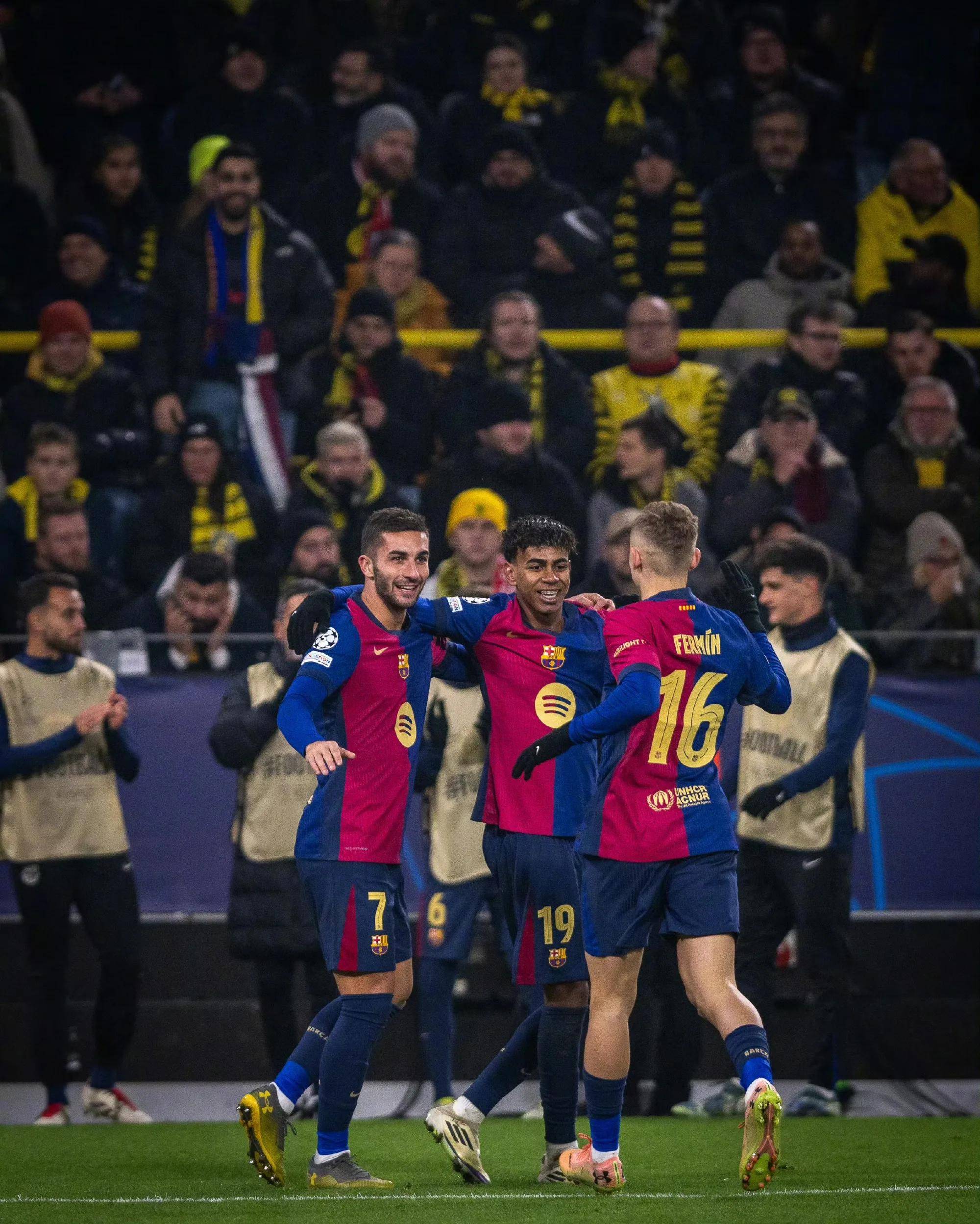 米兰体育馆-关于意甲联赛气氛热烈！球员拼搏奋进的信息