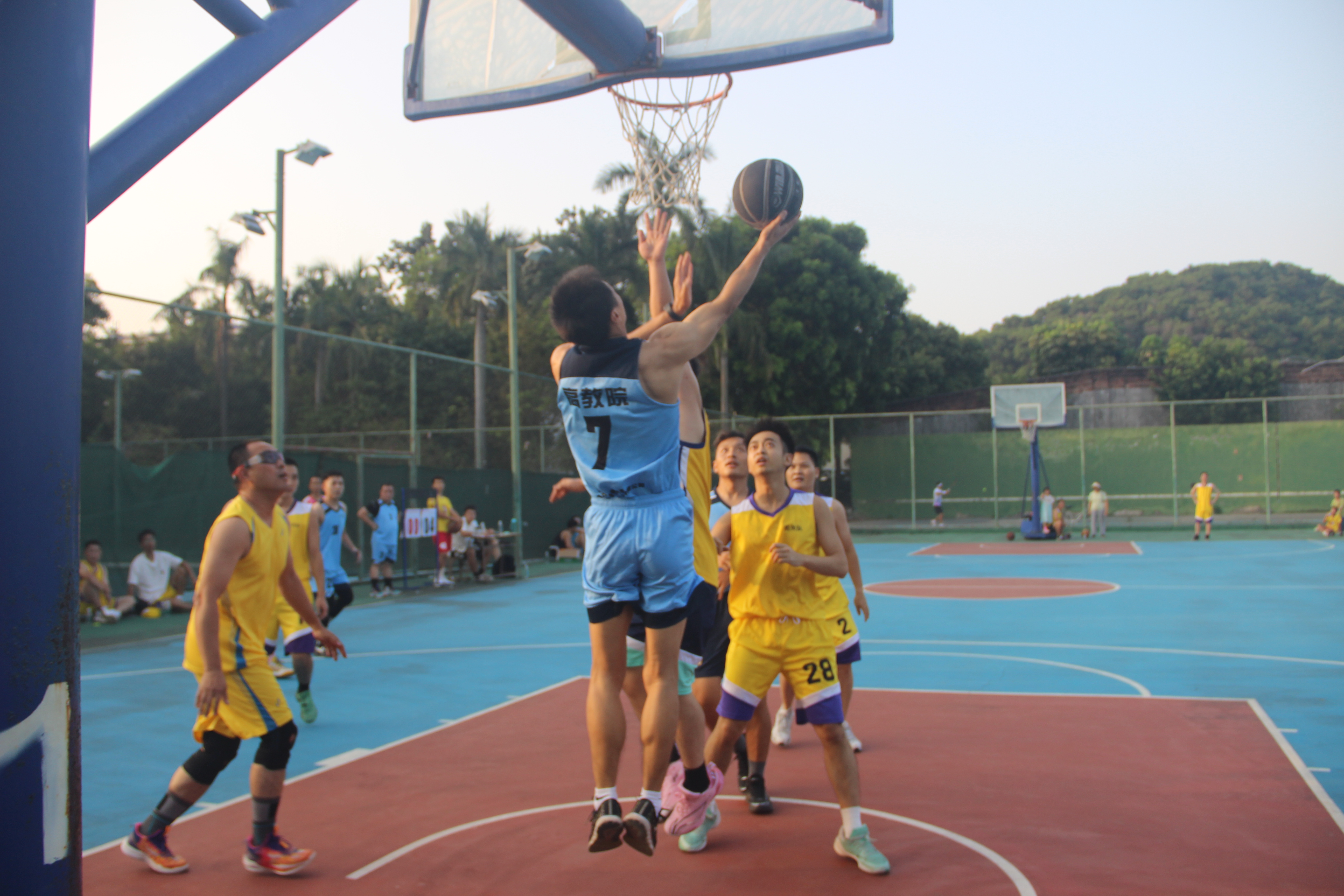 米兰体育亚洲官网-关于篮球职业联赛强强对话，精彩纷呈的信息