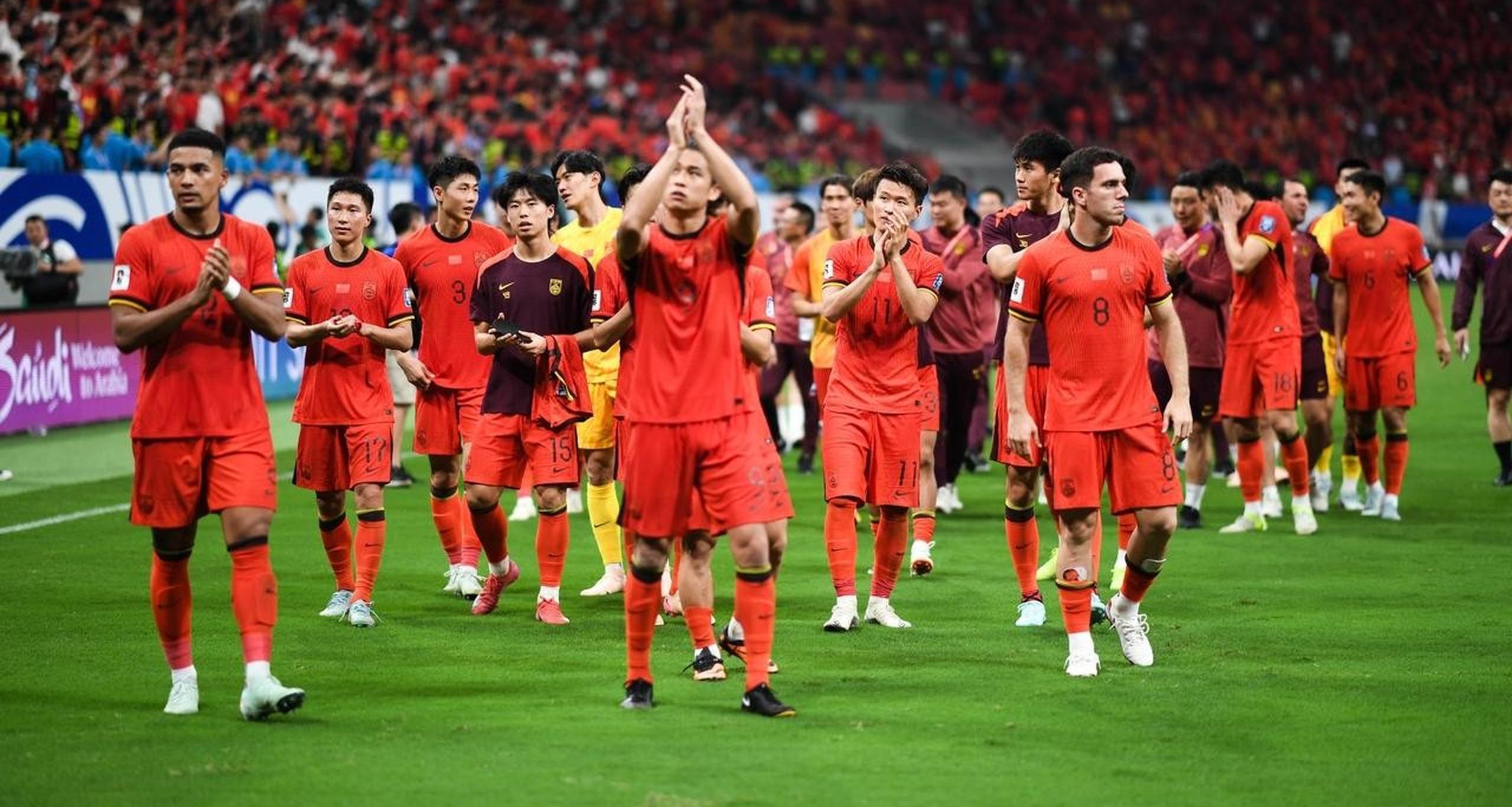 米兰体育官方入口-国家队战胜强敌，成功晋级下一轮比赛