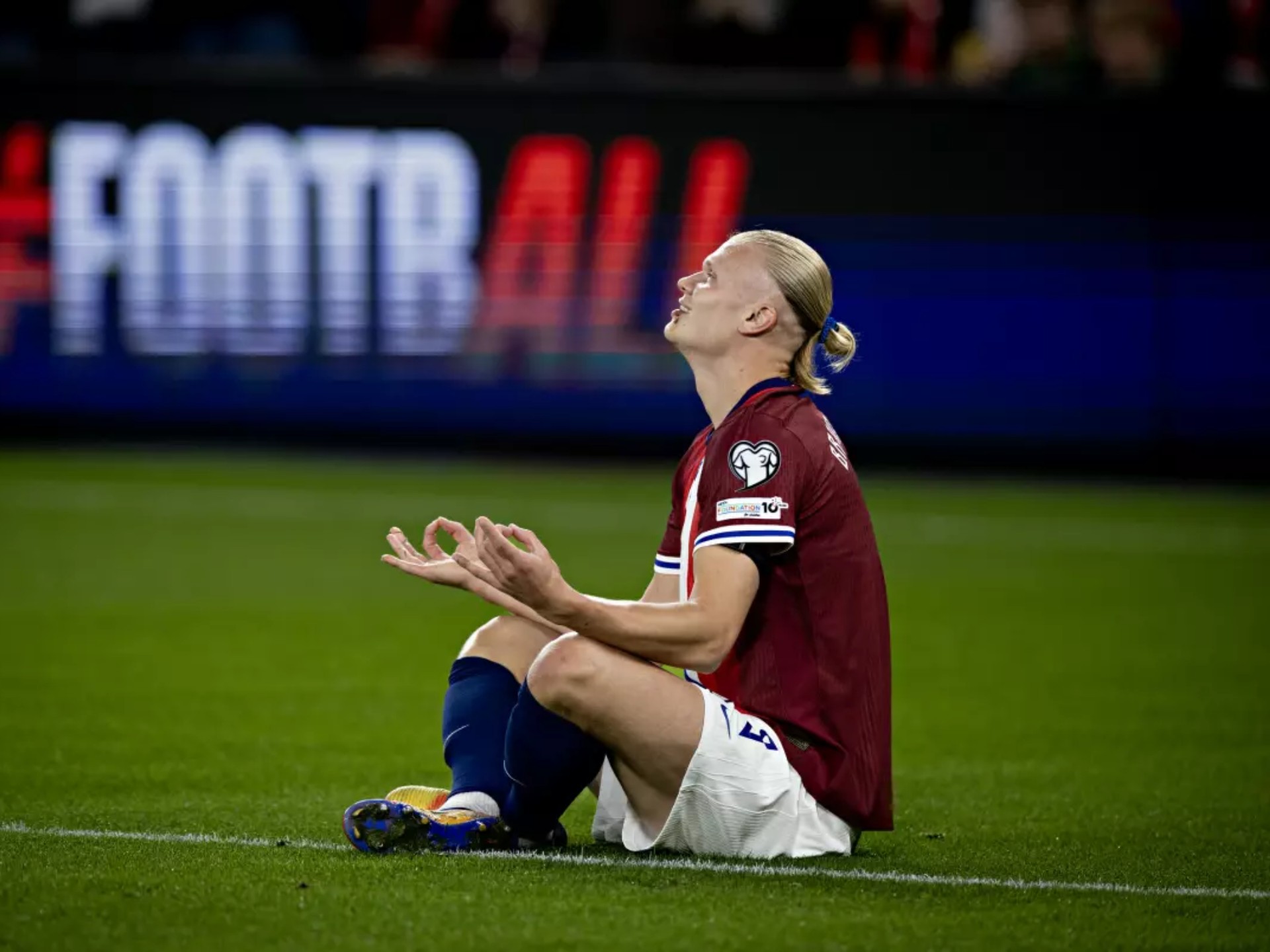 包含欧预赛：挪威不敌摩尔多瓦，挫败在道场的词条