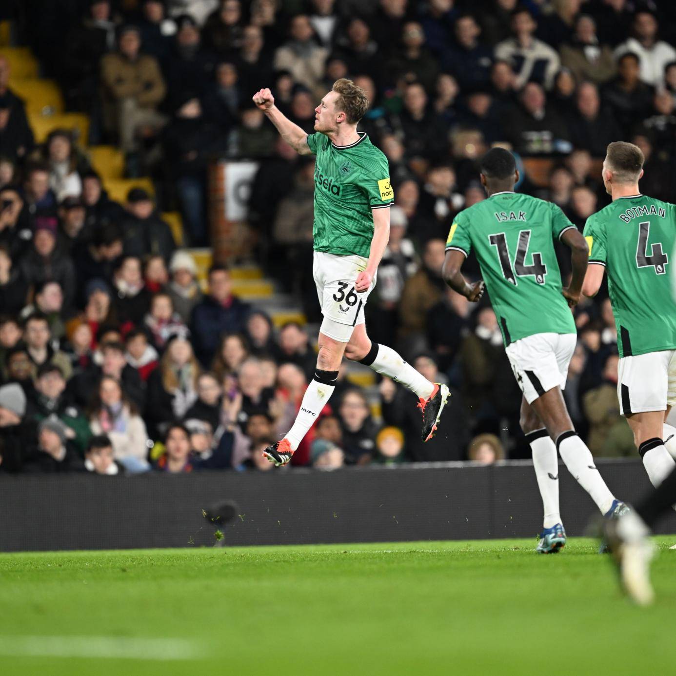 阿斯顿维拉客场大胜，稳固中游位置