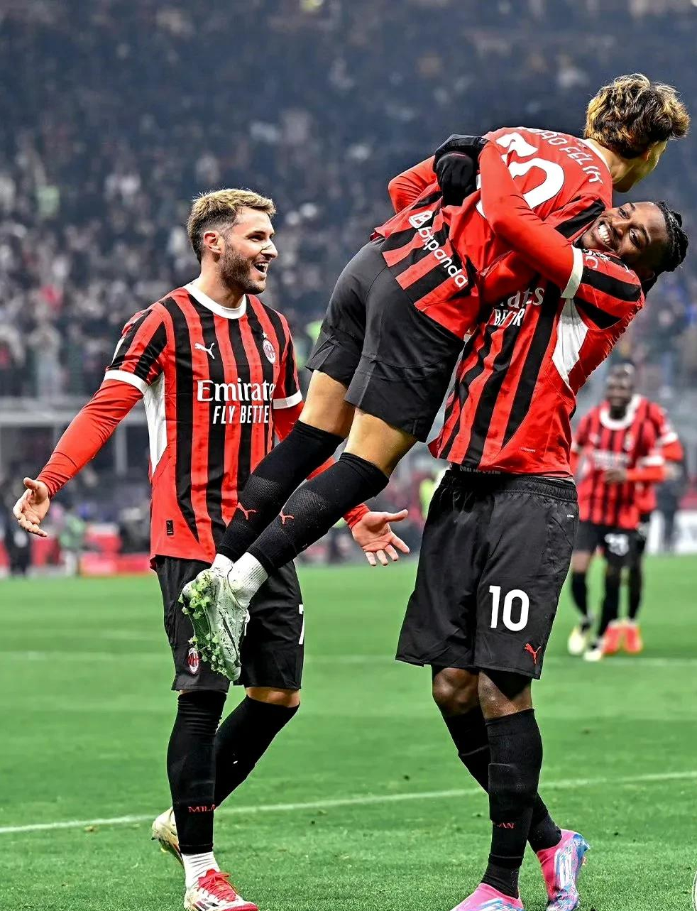 AC米兰迎战布拉格斯巴达,角逐激烈 AC米兰迎战布拉格斯巴达,角逐激烈