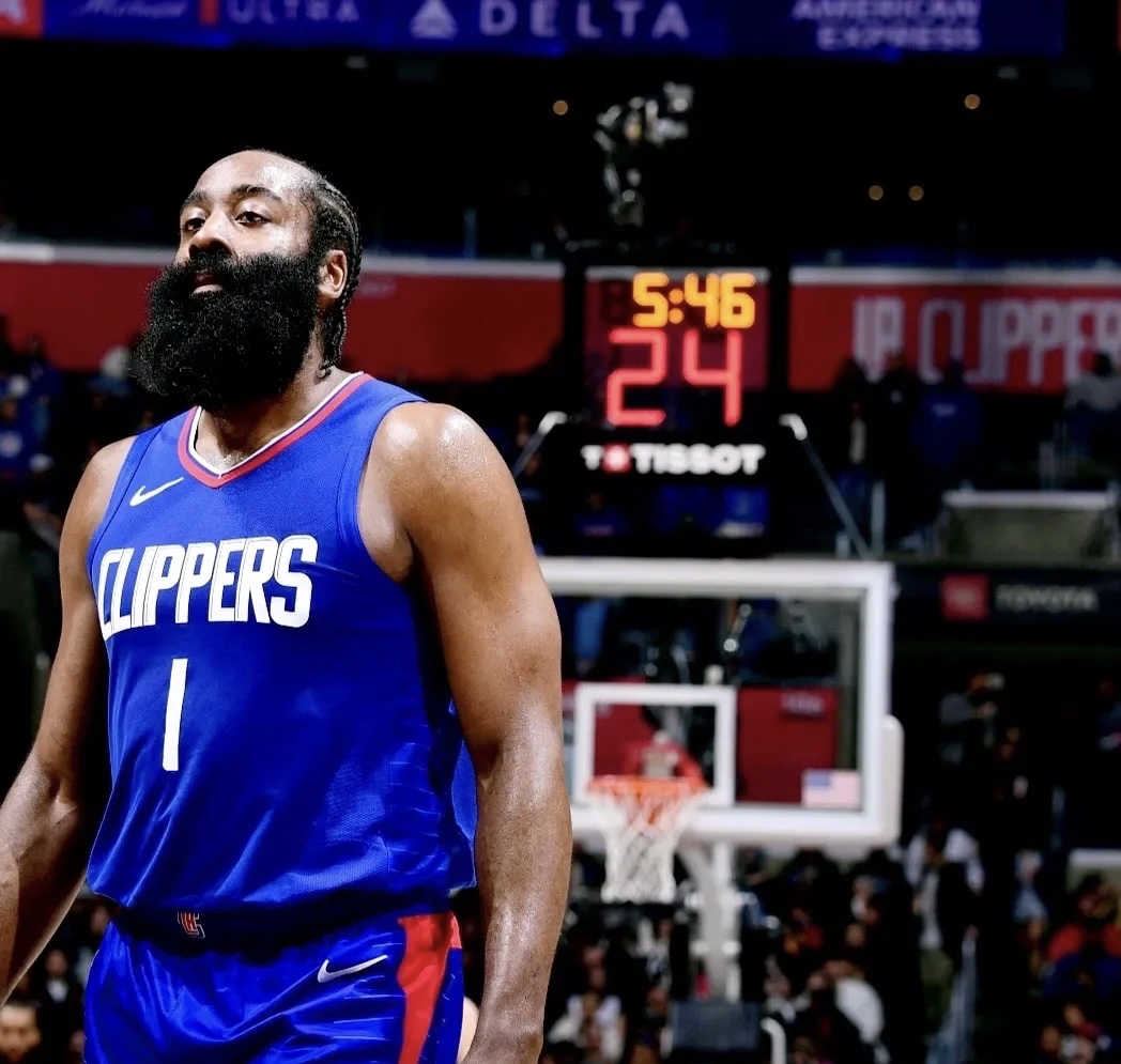 火箭客场惜败独行侠，哈登砍下40分的简单介绍