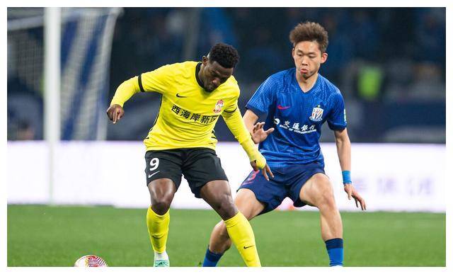 米兰体育投注-青岛队客场逆袭，晋级大赛决赛