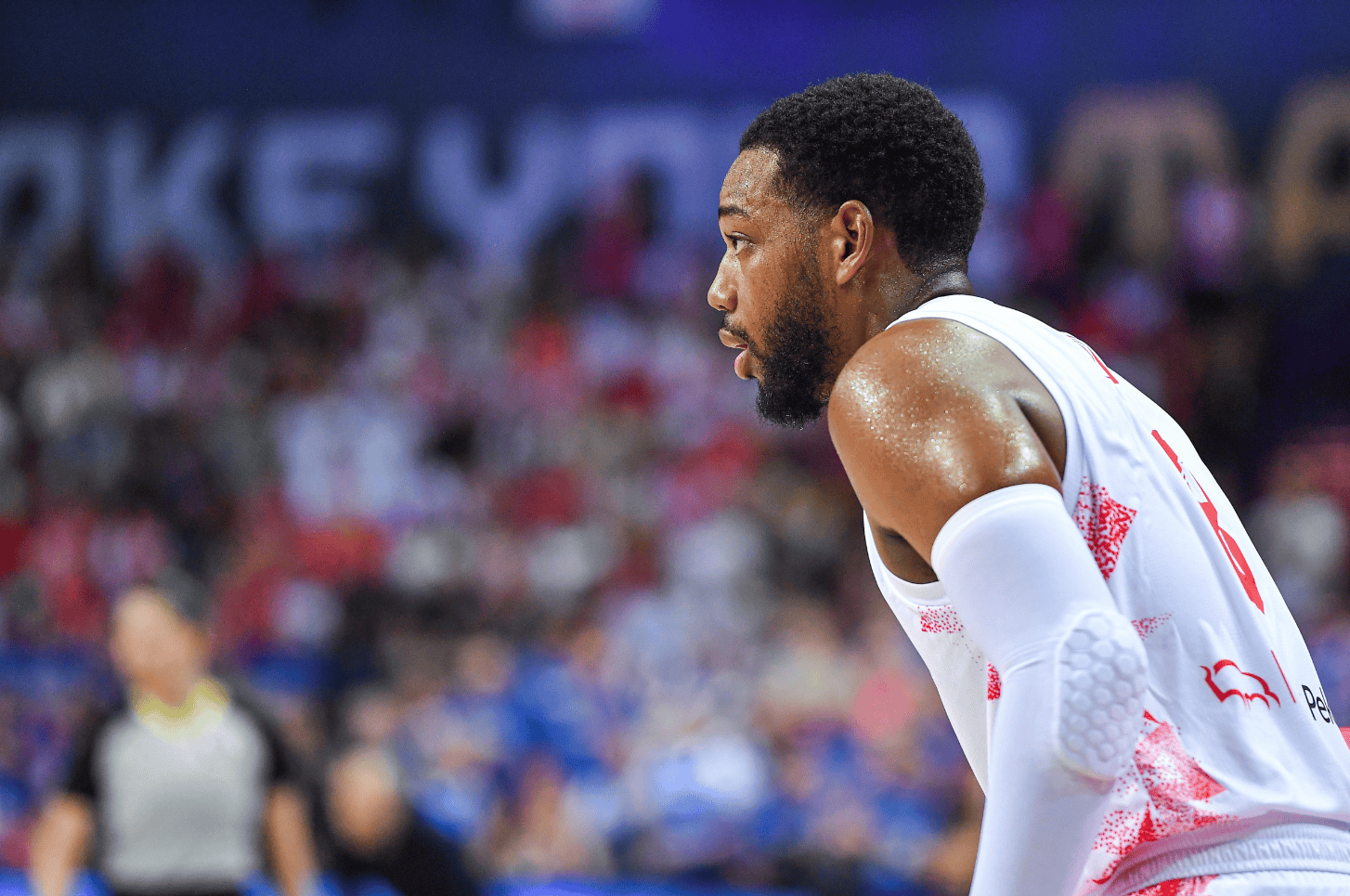 米兰体育app下载-欧预赛决赛淘汰赛即将打响，谁能晋级？