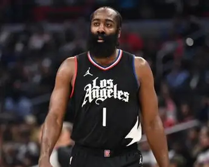 快船队大胜黄蜂队取得胜利