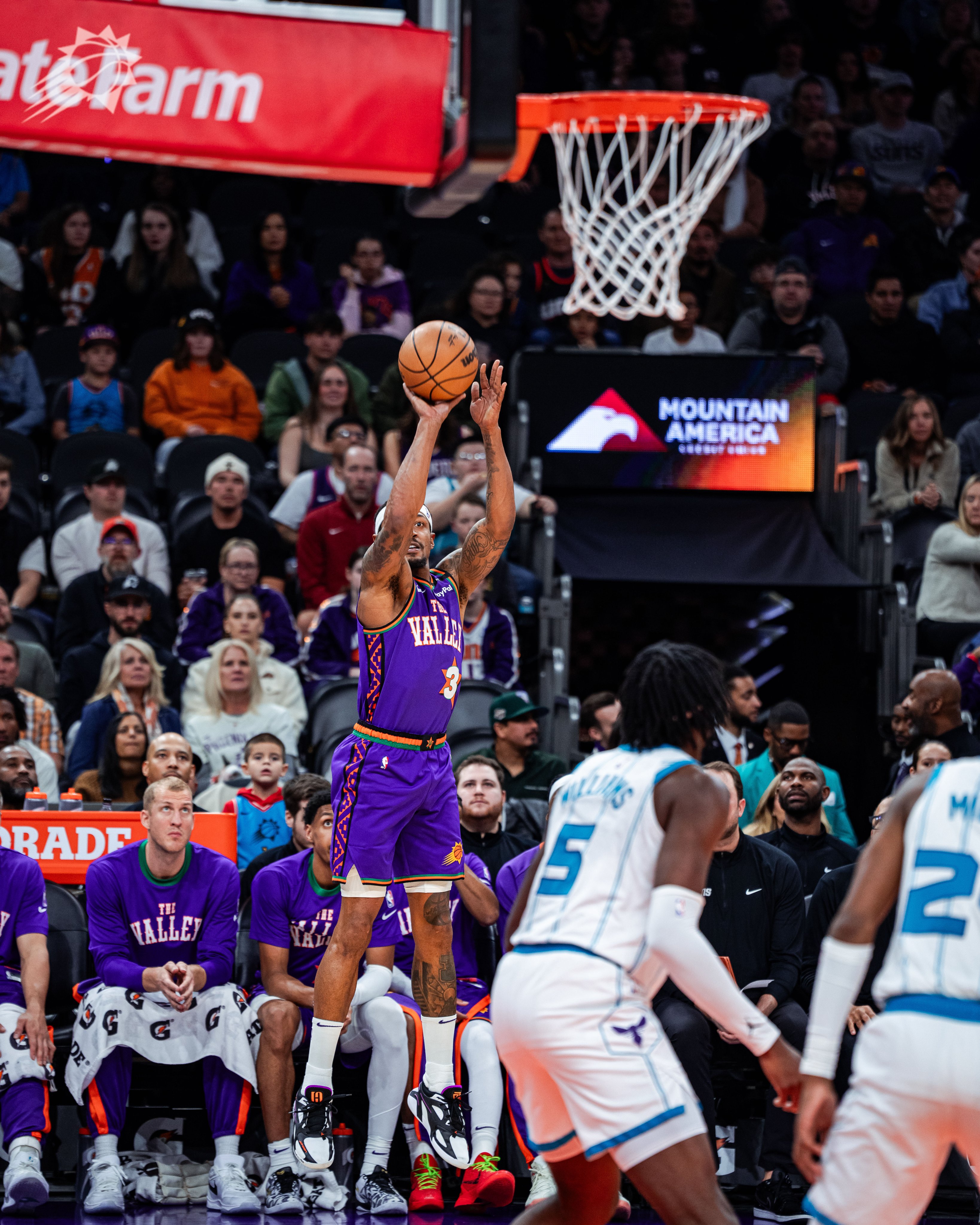 米兰体育vip注册-步行者主场力克黄蜂，继续保持不败